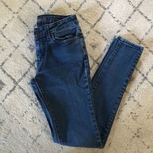 FINAL SALE - Levi Skinny Jeans